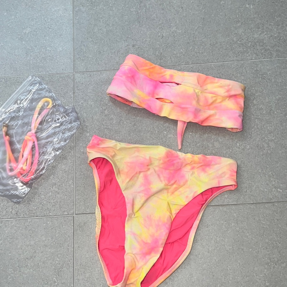 PQ bikini